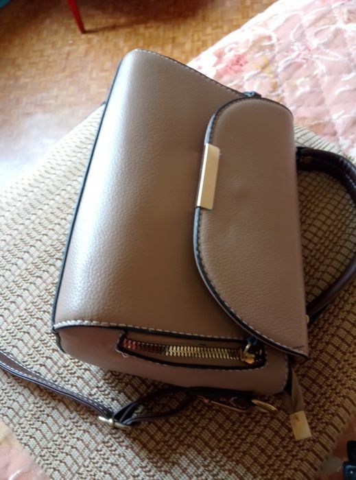 Сумки разные недорого.