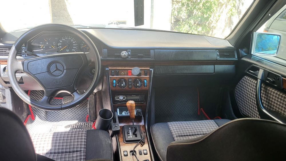 Mercedes Benz w124 E300