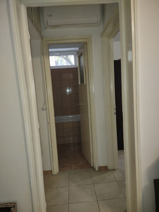 Închiriez apartament liber