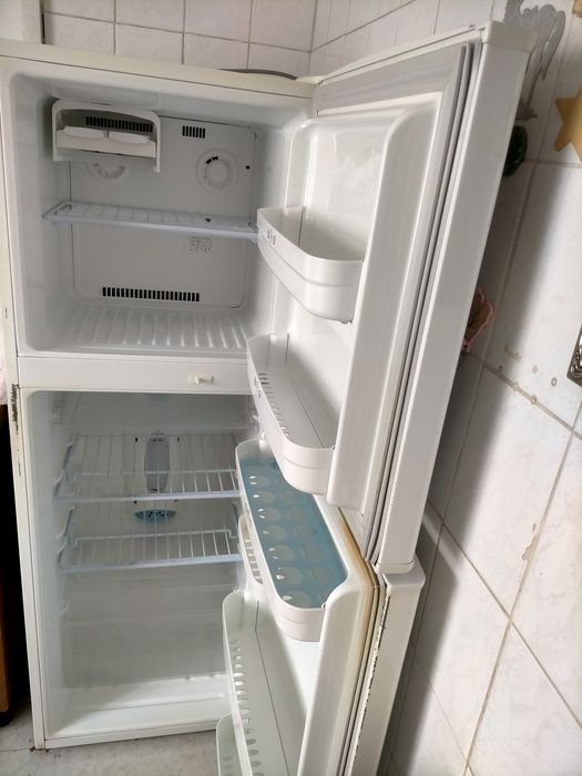 Продам холодильник LG нерабочий