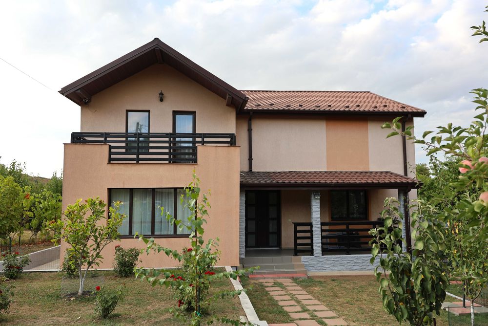 Casa Parter+Etaj, 179 mp utili, teren 600 mp, Tomești - lângă pădure