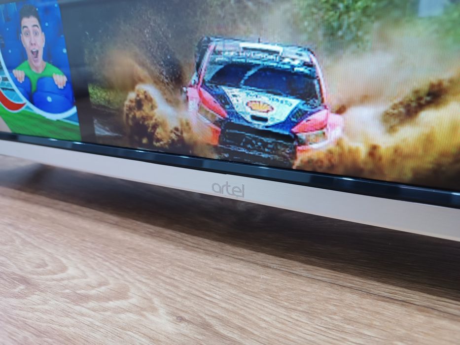 Телевизор ARTEL 109 см Smart TV.