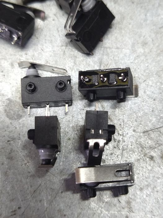 Кнопка концевик замка двери Ауди а6с5