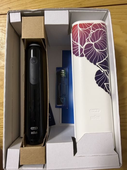 Продавам електрическа четка за зъби Oral-B Pro 3 3500