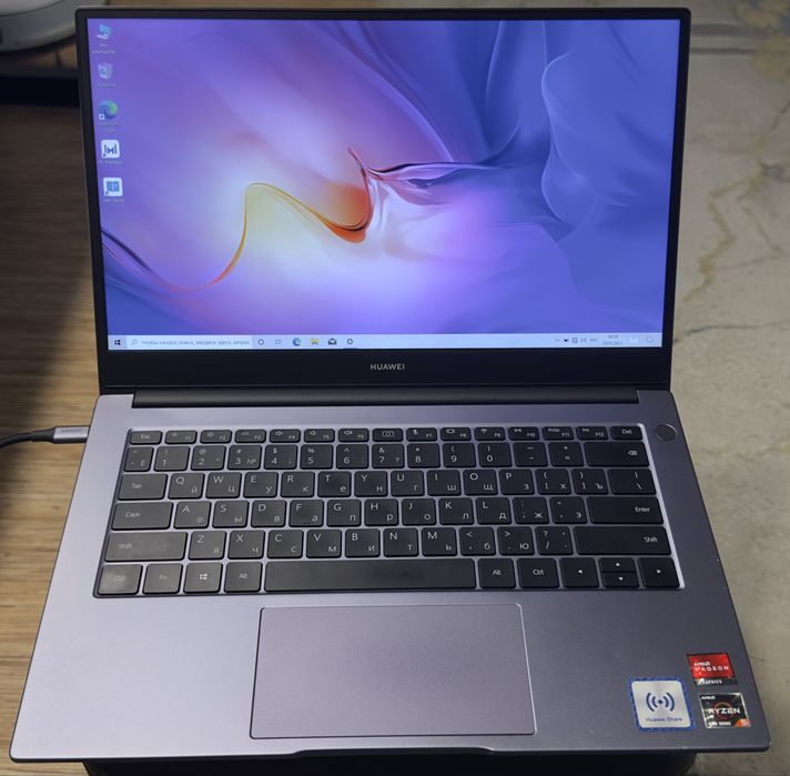 Huawei Matebook d14 AMD Ryzen 5 4500u 8/512
