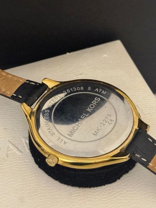 Продается оригинальные часы Michael Kors