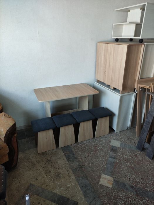 Стол кухонный. Доставка по городу