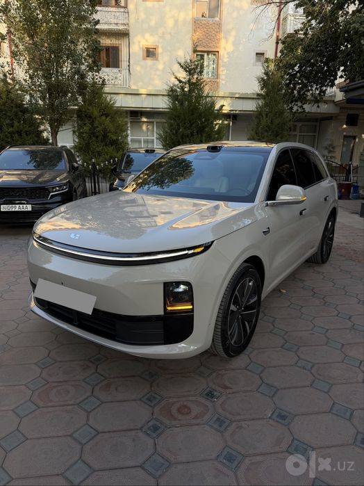 Lixiang L6 Фулл Позится