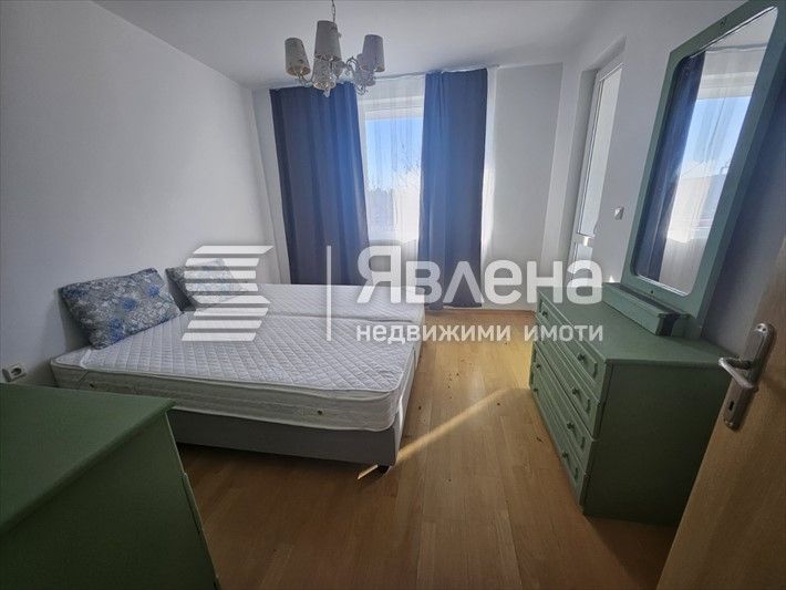 Тристаен апартамент в центъра на Слънчев Бряг