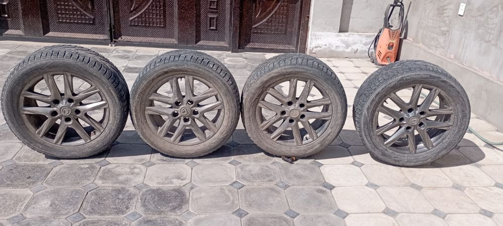 Продам диски с шинами!