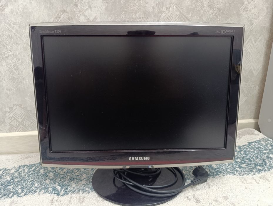 Монитор 20 дюйм HD+