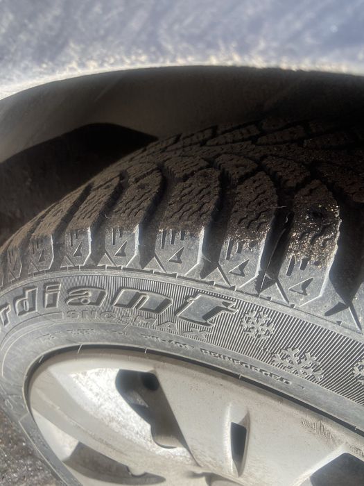 Продам комплект резины на дисках