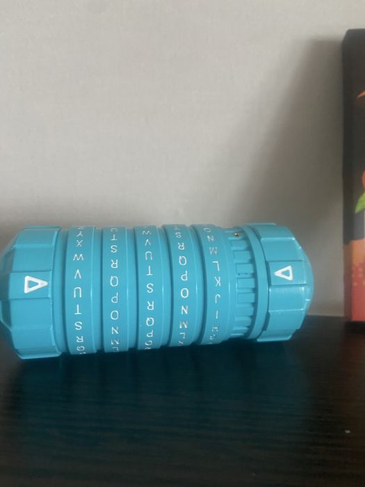 Продам ооловоломку Cryptex Da Vinci Code!