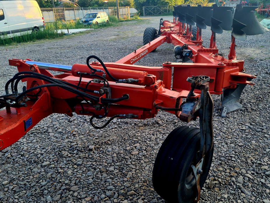 Plug reversibil KUHN CHALLENGER OL OnLand 8 trupite brazde