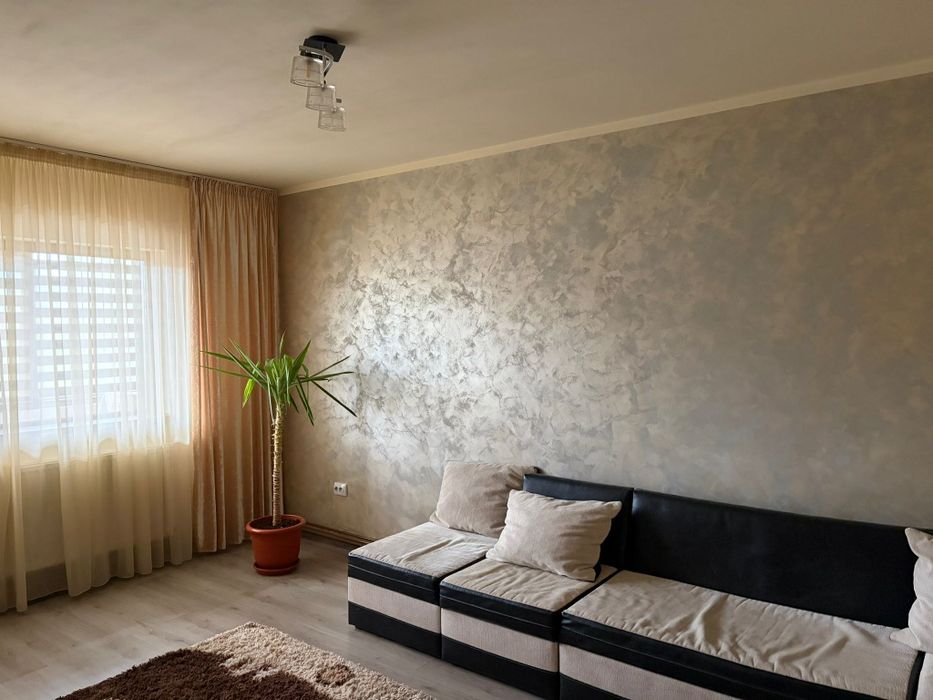 Persoana fizica, inchiriez apartament cu 3 camere
