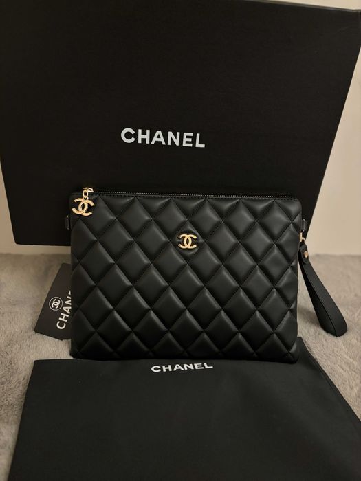 Geantă/Poșetă/Plic Chanel Classic Zipped Pouch 35x20x3