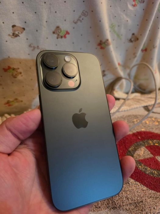 Продам Iphone 16 Pro