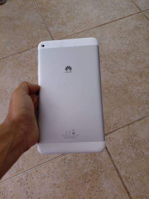 Продавам таблет Huawei