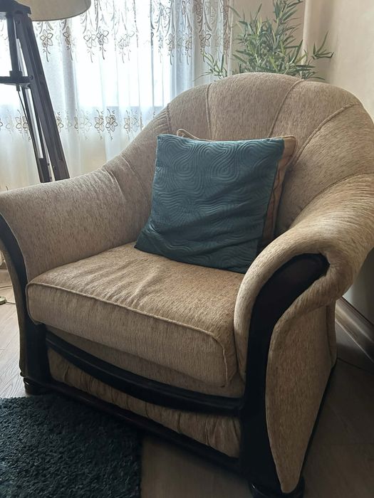 Холна гарнитура - 2 бр. Фотьойл / 2 бр. Табуретка / холна маса