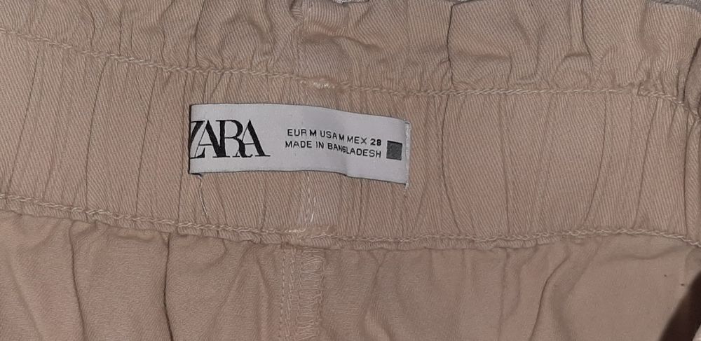 Pantaloni marimea M de la Zara stare foarte buna