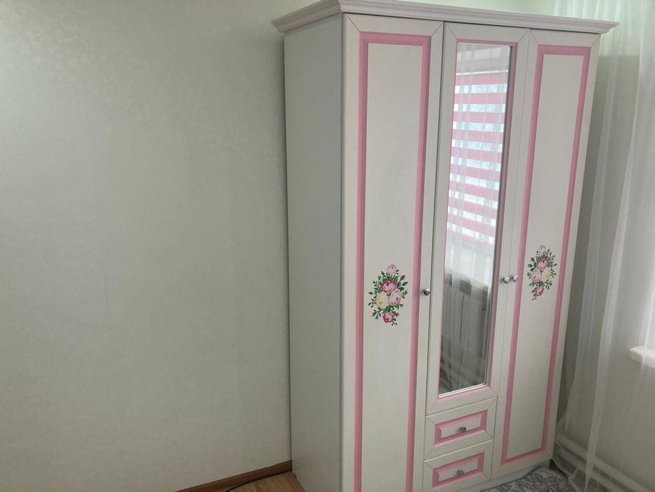 Продам детский шкаф. Кровать