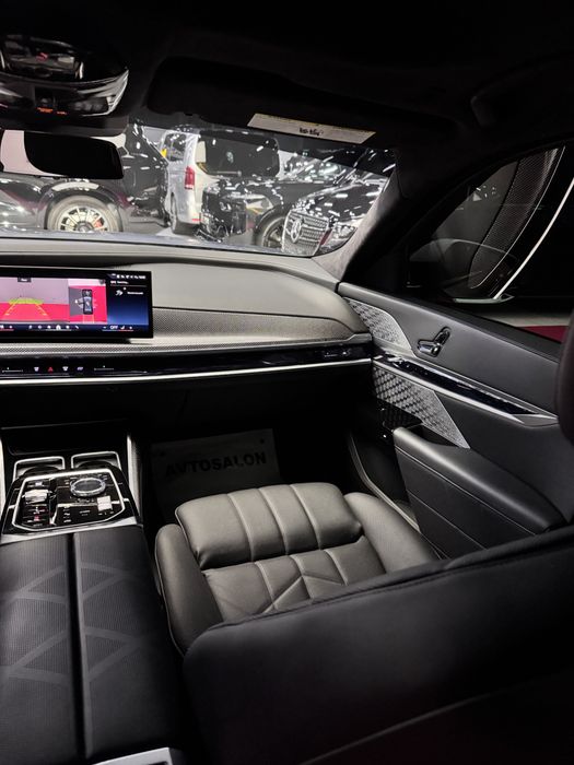 Продается BMW 740i 2025