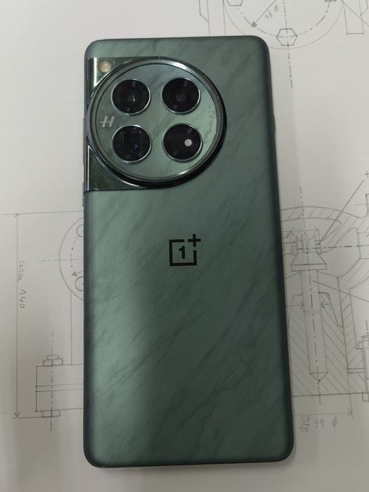 Schimb/Vând One Plus 12 impecabil