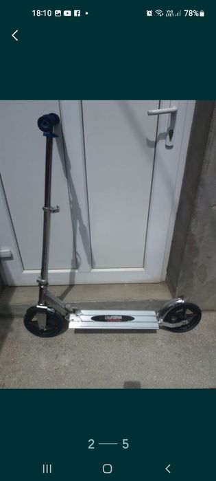 Trotineta adulți sau adolescenti