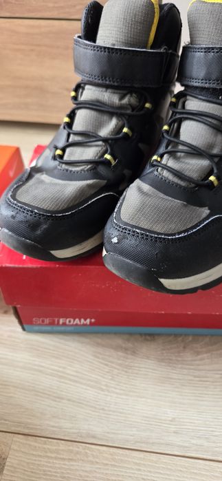 Обувки за момче 35 и 36 номер