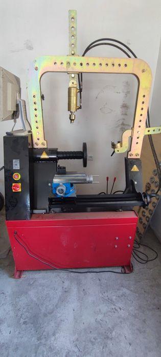 Diska toĝirlaydigon aparat