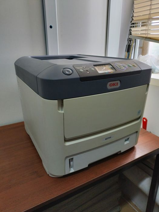Цветной лазерный принтер OKI C711