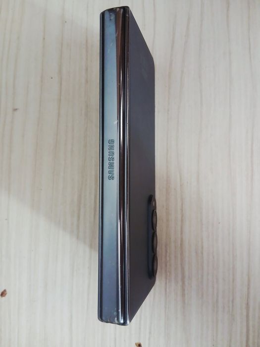 Samsung Galaxy Z Fold 4 - Piese / Ecranul pliabil defect