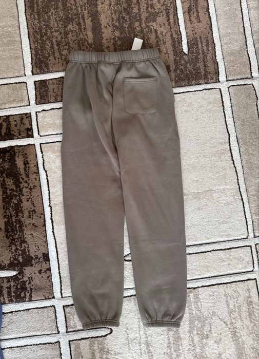 Pantaloni trening