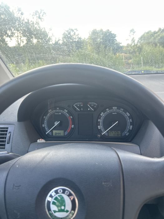 Vând Skoda fabia 1.4