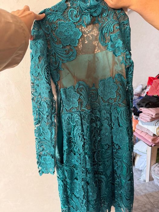 Продам платья классика