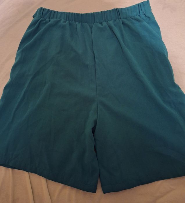 Зелени къси панталони