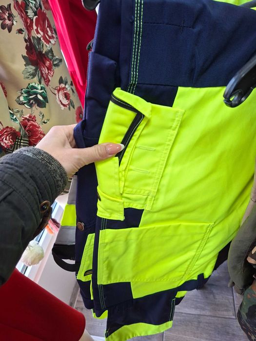 Работни дрехи...