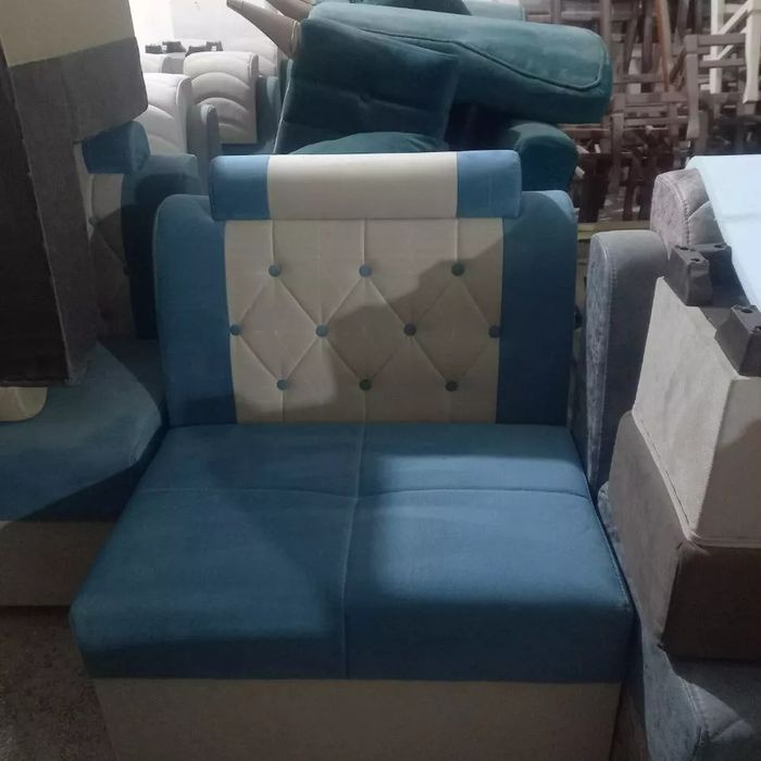 Кухонный уголок 2 пуфик