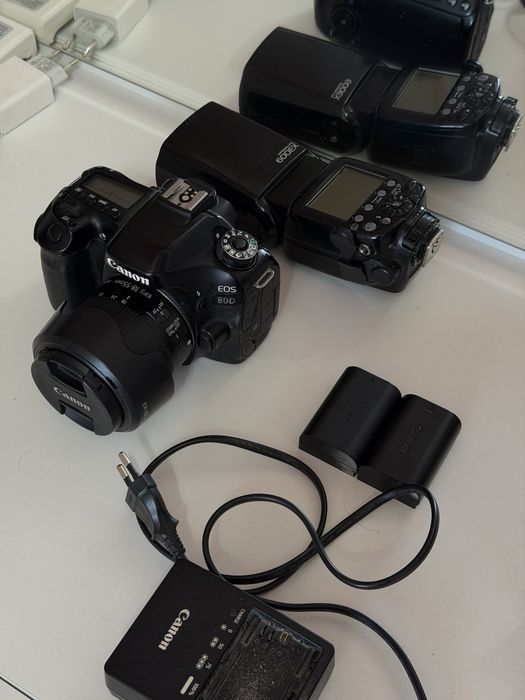 Canon80D вспышка Обектив
