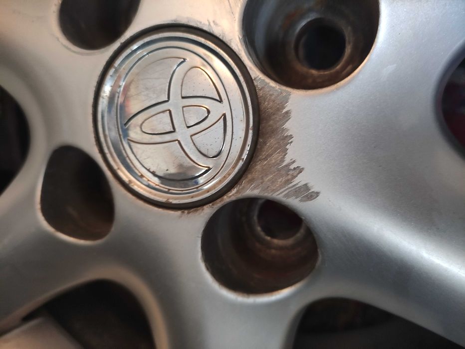 Джанти и гуми за toyota 195/60/15