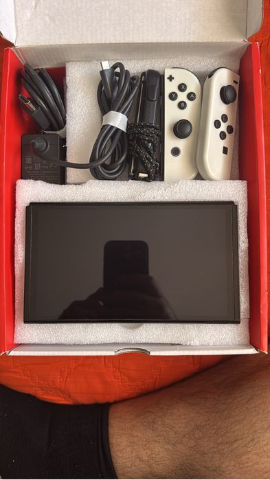Nintendo switch oled + jocuri si accesorii SUPER OFERTA!