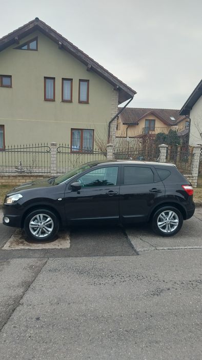 NISSAN QASHQAI fab.2012,4×4,2.0diesel, euro5