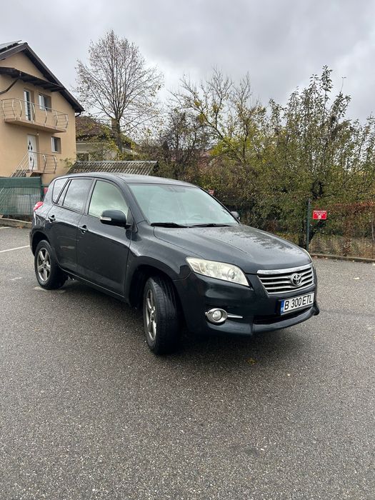 Proprietar vand Toyota Rav 4