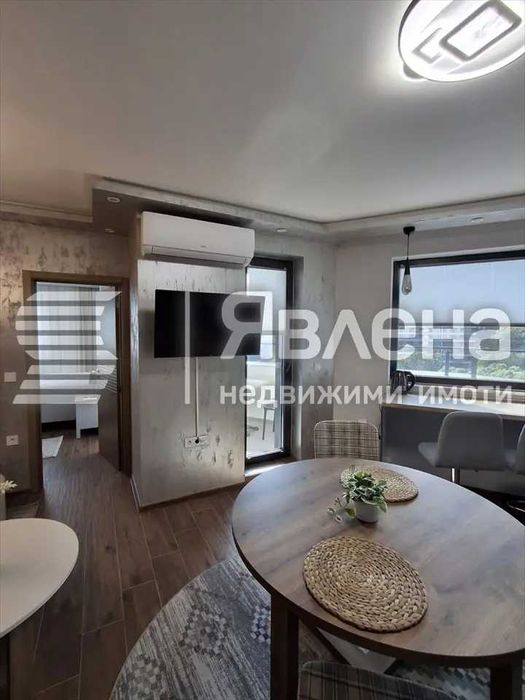 Дава се под наем Двустаен апартамент в София, Център - 68 кв.м за 870 € - Снимка #2