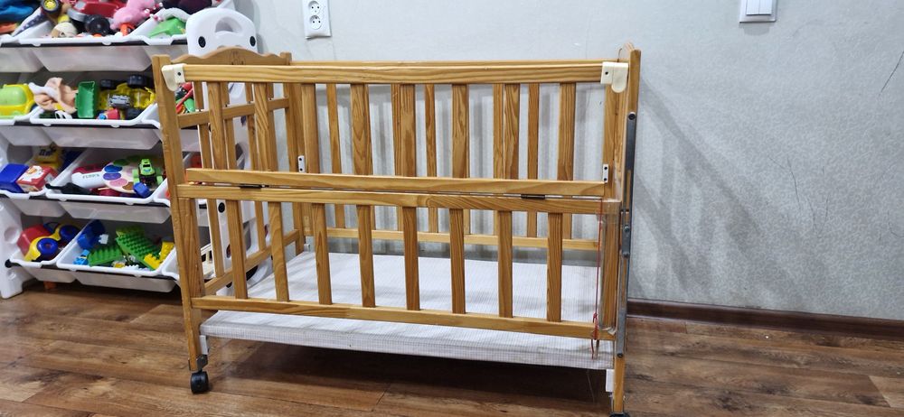 Детская кровать деревянная