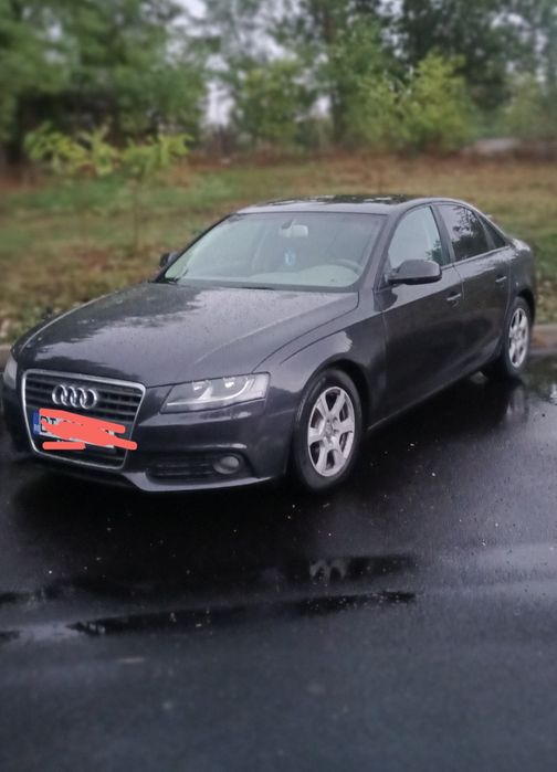 Audi A4 b8.  2010.  2.0.  TDI