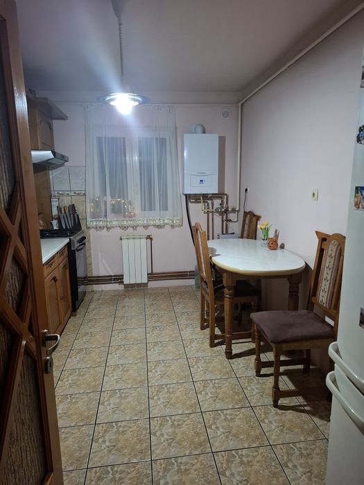 Vand apartament 3 camere decomandat