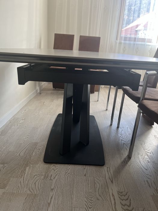 Vând masă extensibilă  noua+ 6 scaune – stare buna!
