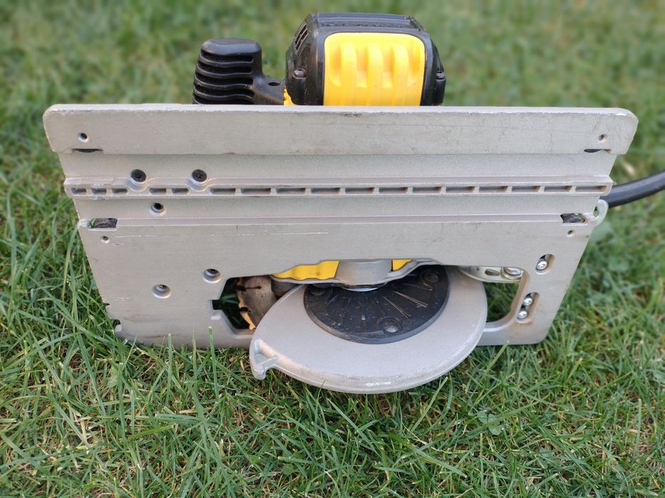Circular dewalt 1600w