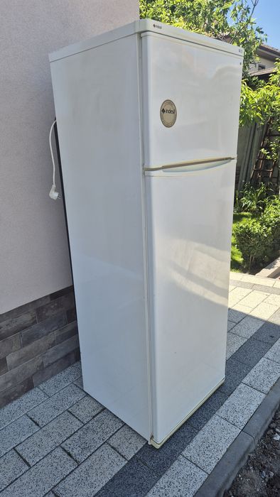 Хладилник с камера Indesit